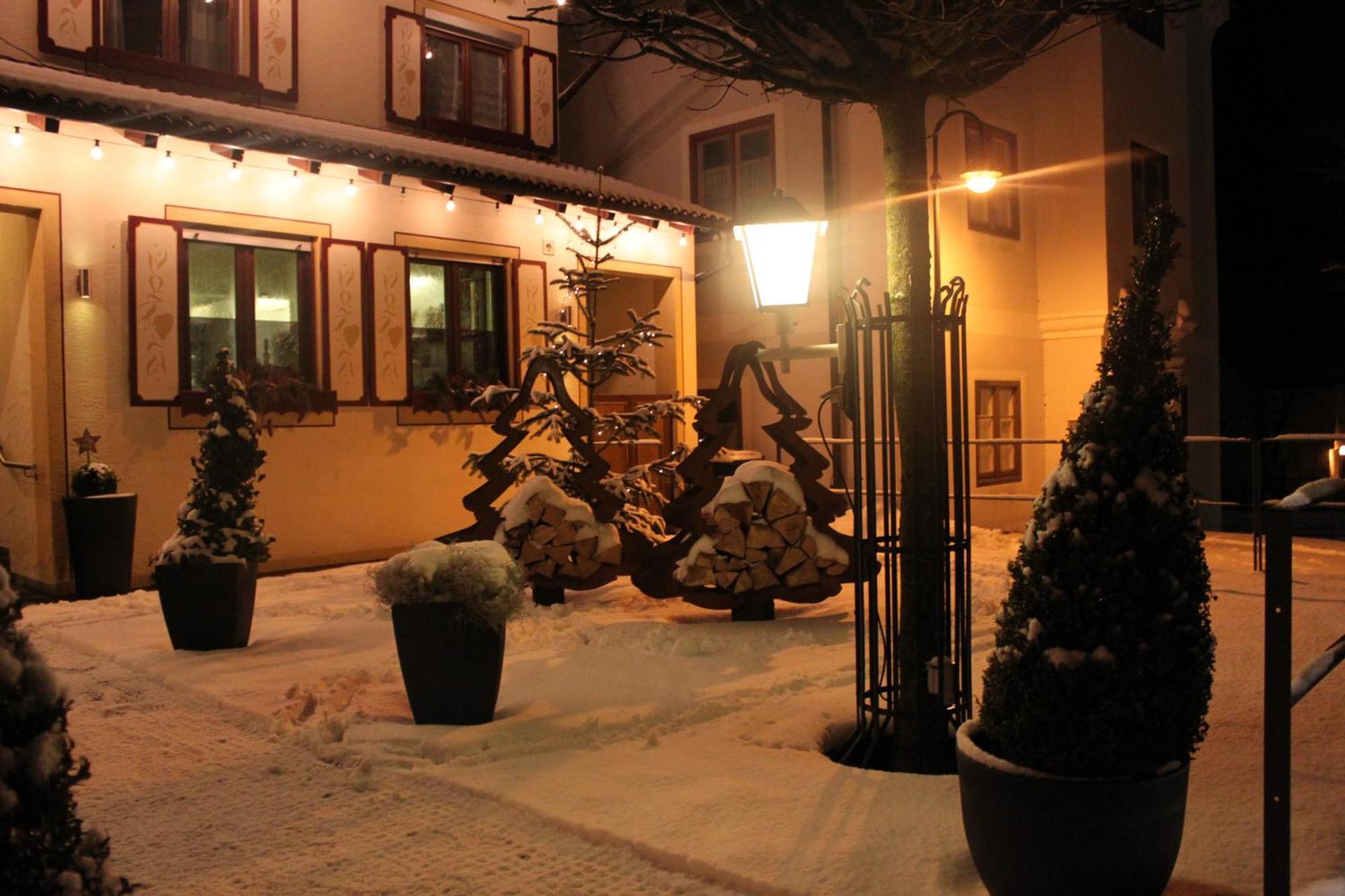 Gasthaus und Pension Zur Linde Rot an der Rot Exterior foto