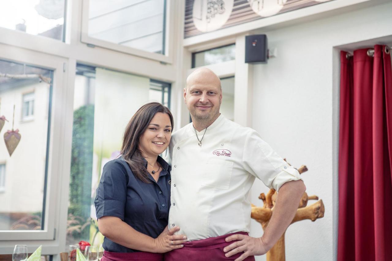 Gasthaus und Pension Zur Linde Rot an der Rot Exterior foto